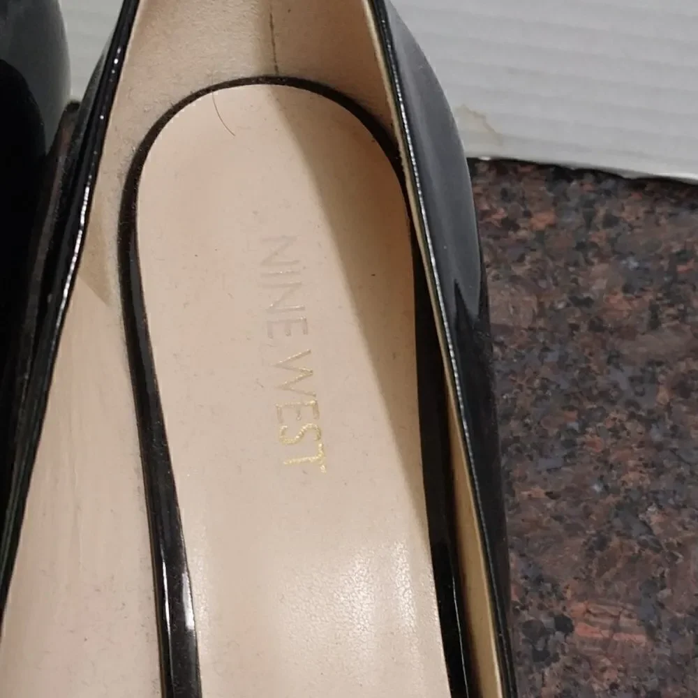 Nine West Black Patent Leather Heels...SIZE 8M